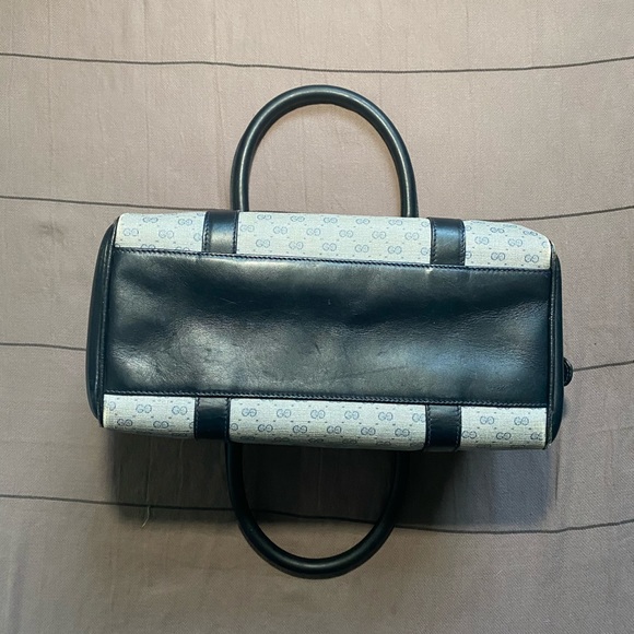 Authentic 80’s Vintage GUCCI Micro GG Bag in Navy - Picture 2 of 16